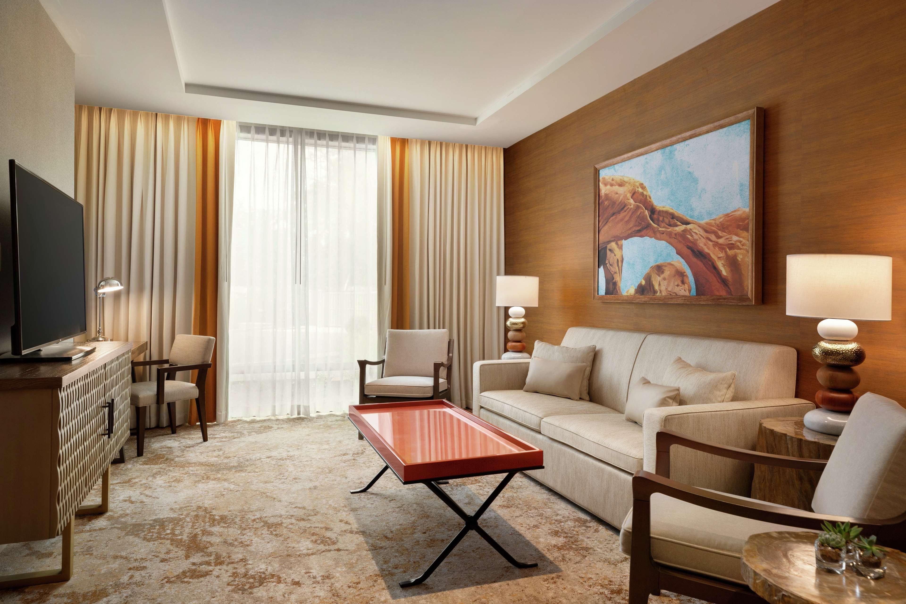Hoodoo Moab, Curio Collection By Hilton Hotel Bagian luar foto